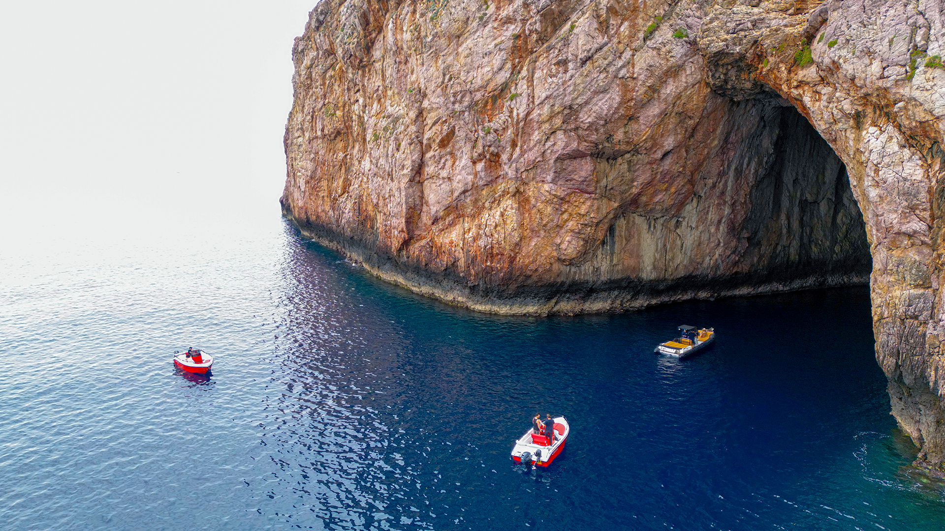 Rent a boat Afenter Crete